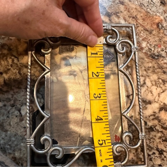 Vtg.-Style Silver Metal Free Standing Horizontal or Vertical Photo Frame 3.5 x 5 - Picture 9 of 10